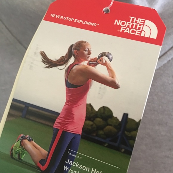 The North Face Women’s zip up jacket - Picture 6 of 10